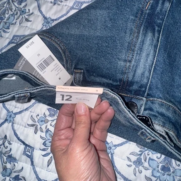 Women's Blue Jeans - Picture 3 of 3